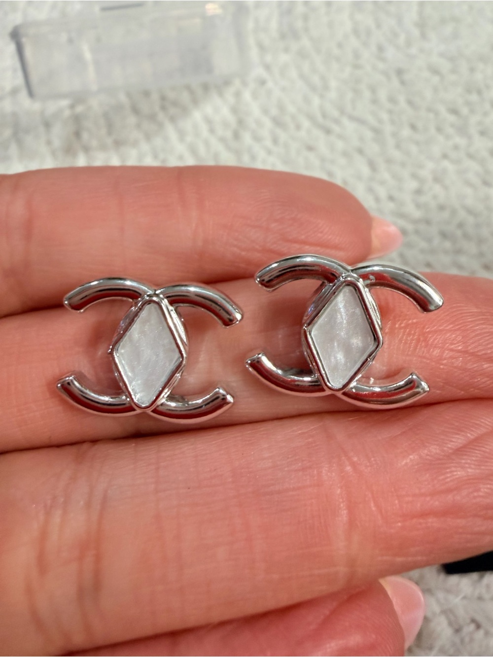 Silver-Tone Double CC Logo Earrings with White Mother of Pearl Inlay NEW - Picture 4 of 9